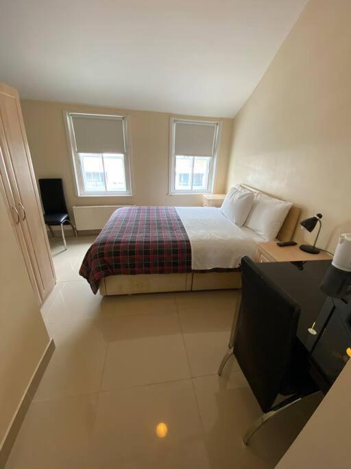 Studio To Let In Covent Garden With Kitchen London Eksteriør bilde
