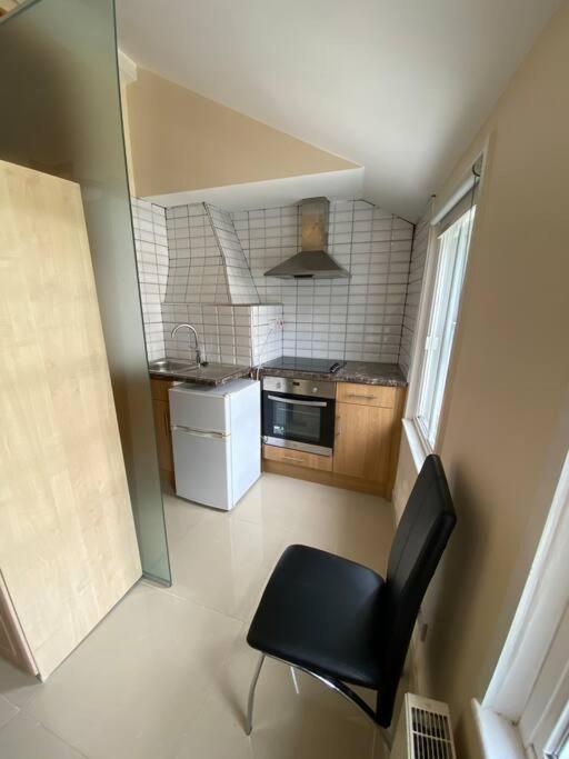 Studio To Let In Covent Garden With Kitchen London Eksteriør bilde